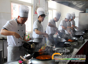 <a href=http://www.jxxdf.com target=_blank class=infotextkey>¶ѧУ</a>ѧʵѵ